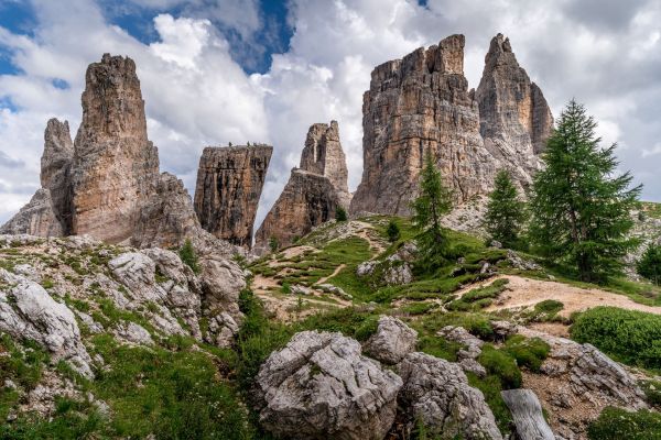 Quels sont les conseils pour une randonnée dans les montagnes des Dolomites, Italie?